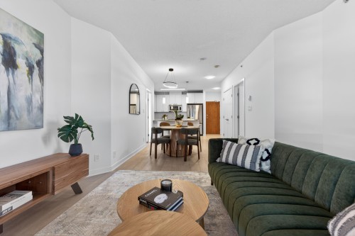 202-7362 Elmbridge Way, Richmond, BC 