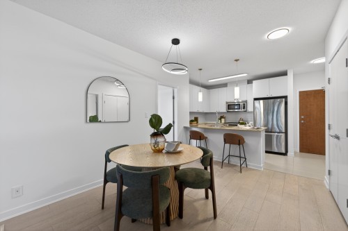 202-7362 Elmbridge Way, Richmond, BC 