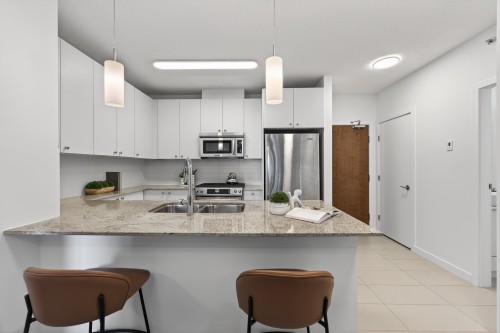 202-7362 Elmbridge Way, Richmond, BC 