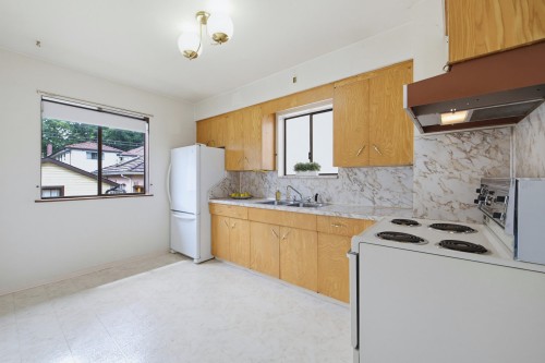 2546 Napier Street, Vancouver, BC 