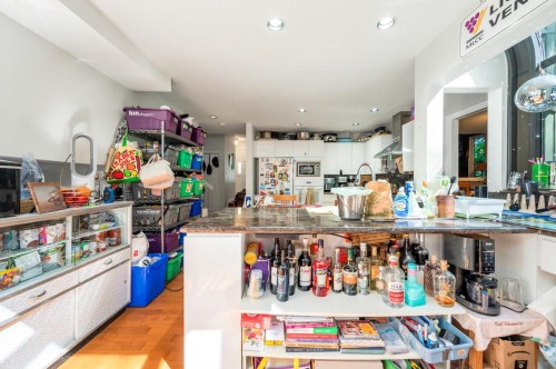 5261 Cliffridge Avenue, North Vancouver, BC 