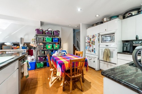 5261 Cliffridge Avenue, North Vancouver, BC 