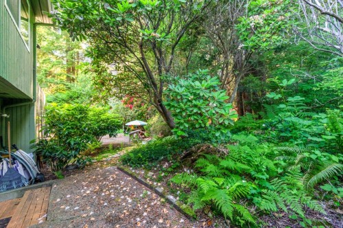 5261 Cliffridge Avenue, North Vancouver, BC 