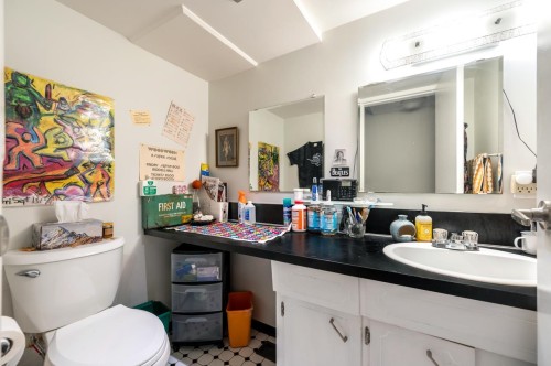 5261 Cliffridge Avenue, North Vancouver, BC 