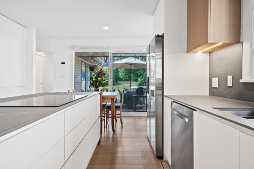 6422 Douglas Street, West Vancouver, BC 