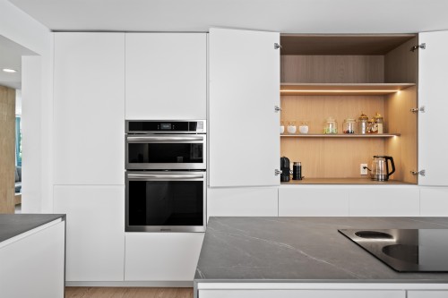6422 Douglas Street, West Vancouver, BC 