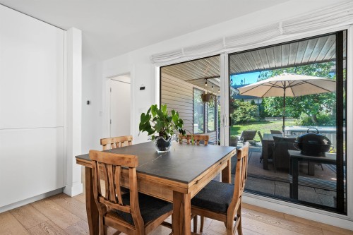 6422 Douglas Street, West Vancouver, BC 