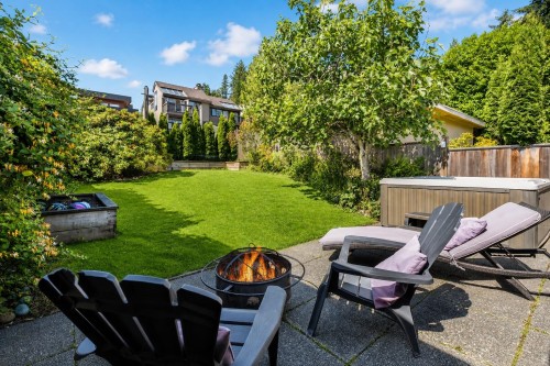 6422 Douglas Street, West Vancouver, BC 