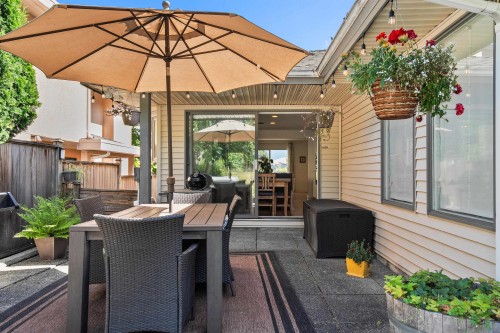 6422 Douglas Street, West Vancouver, BC 