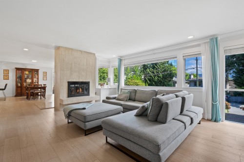 6422 Douglas Street, West Vancouver, BC 