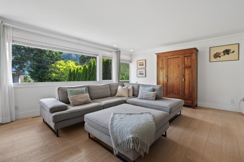 6422 Douglas Street, West Vancouver, BC 
