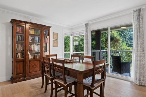 6422 Douglas Street, West Vancouver, BC 