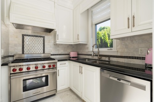 6869 Selkirk Street, Vancouver, BC 