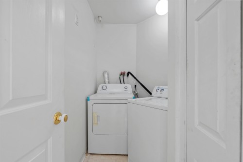 3315 Charles Street, Vancouver, BC - Indoor Photo Showing Laundry Room