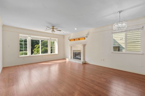 3315 Charles Street, Vancouver, BC - Indoor Photo Showing Living Room With Fireplace