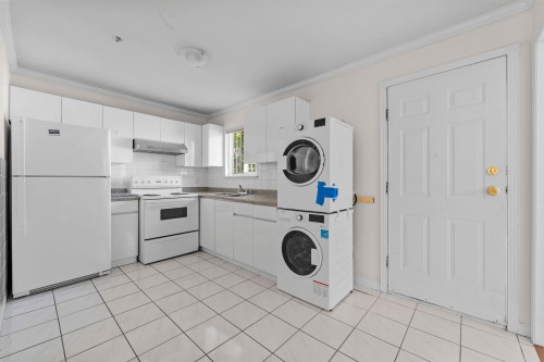 3315 Charles Street, Vancouver, BC - Indoor