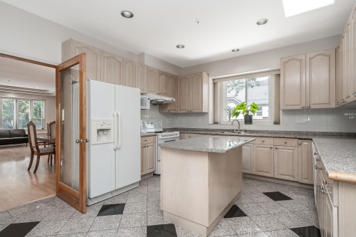 2304 Garden Drive, Vancouver, BC 