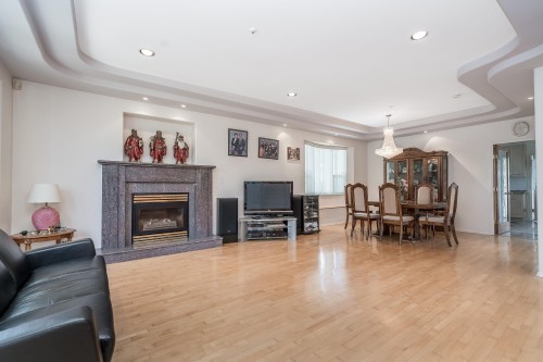2304 Garden Drive, Vancouver, BC 