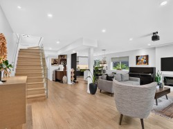 514 28th Street W North Vancouver, BC V7N 2J5