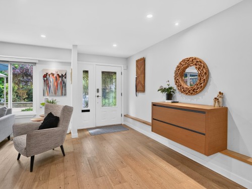 514 28Th Street W, North Vancouver, BC 