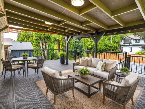 514 28Th Street W, North Vancouver, BC 
