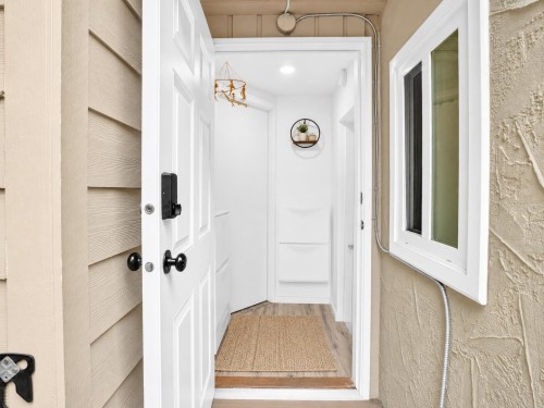 514 28Th Street W, North Vancouver, BC 