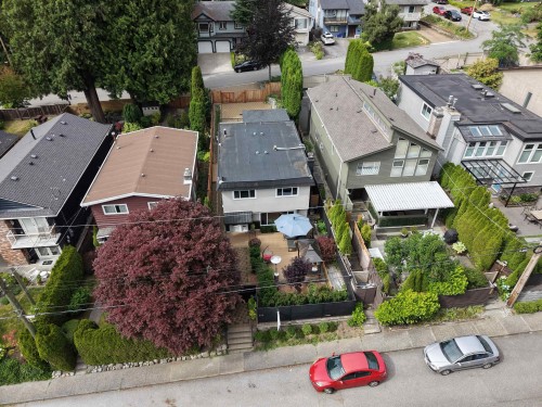 514 28Th Street W, North Vancouver, BC 