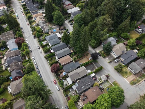 514 28Th Street W, North Vancouver, BC 