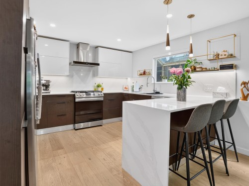 514 28Th Street W, North Vancouver, BC 