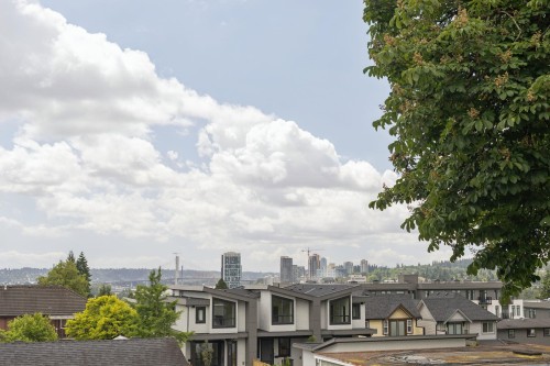 752 Shaw Avenue, Coquitlam, BC 