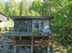 5792 Tillicum Bay Road Sechelt, BC V7Z 0C7