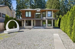 4577 Capilano Road  North Vancouver, BC V7R 4K2