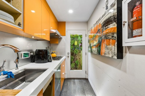 4577 Capilano Road, North Vancouver, BC 