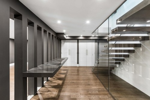 4577 Capilano Road, North Vancouver, BC 