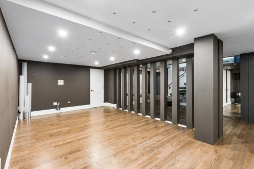 4577 Capilano Road, North Vancouver, BC 