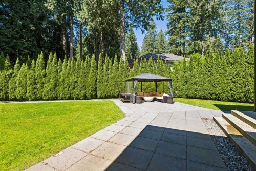 4577 Capilano Road, North Vancouver, BC 