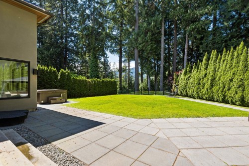 4577 Capilano Road, North Vancouver, BC 