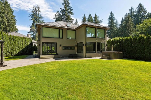 4577 Capilano Road, North Vancouver, BC 