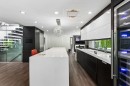 4577 Capilano Road, North Vancouver, BC 
