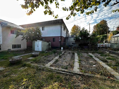 2621 8Th Avenue E, Vancouver, BC 