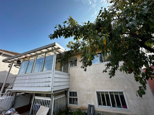 2621 8Th Avenue E, Vancouver, BC 