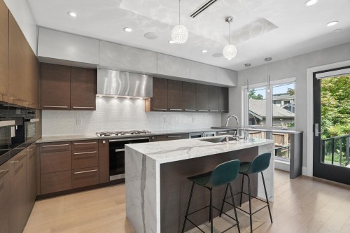 4481 15Th Avenue W, Vancouver, BC 