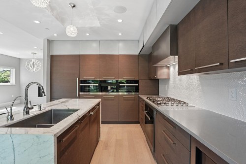 4481 15Th Avenue W, Vancouver, BC 