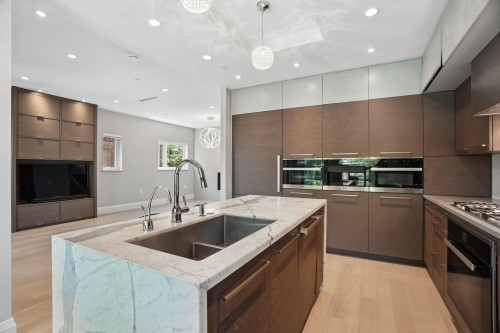 4481 15Th Avenue W, Vancouver, BC 