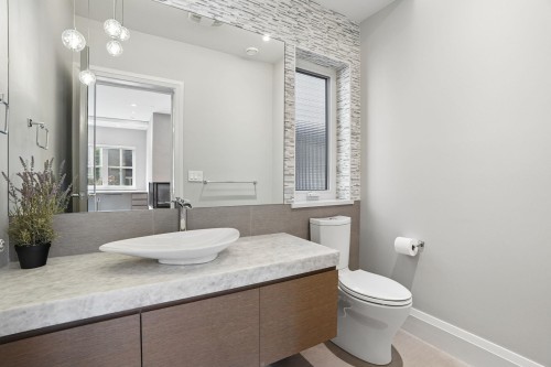4481 15Th Avenue W, Vancouver, BC 