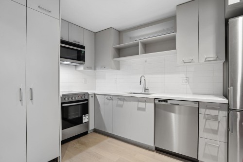 4481 15Th Avenue W, Vancouver, BC 