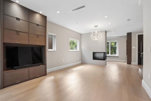 4481 15Th Avenue W, Vancouver, BC 