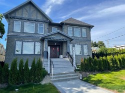 402 west 24 Street North Vancouver, BC V7M 2W9