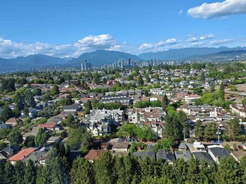 2509-5380 Oben Street  Vancouver, BC V5R 6H7