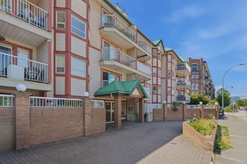 331-22661 Lougheed Highway, Maple Ridge, BC 